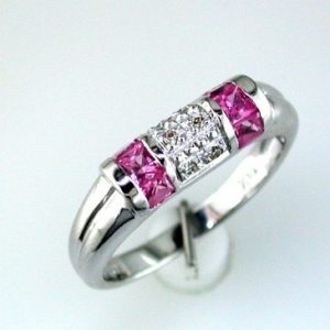 PINK SAPPHIRE & DIAMOND RING