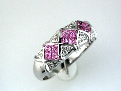 PINK SAPPHIRE & DIAMOND RING