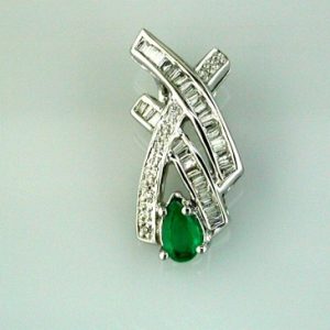 EMERALD & DIAMOND PENDANT