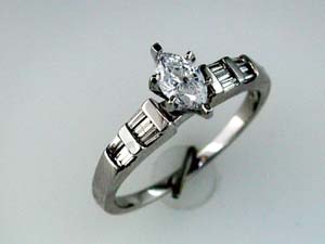 DIAMOND ENGAGEMENT RING