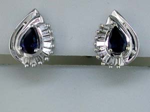 SAPPHIRE & DIAMOND EARRING