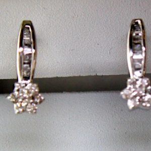 DIAMOND EARRING