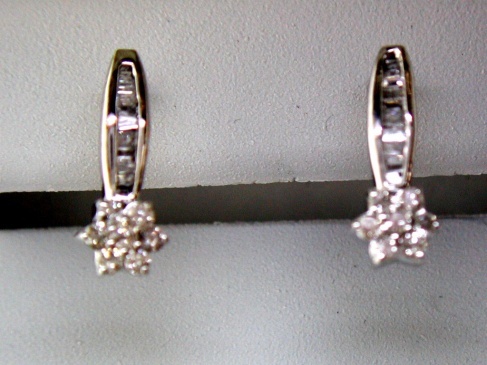 DIAMOND EARRING