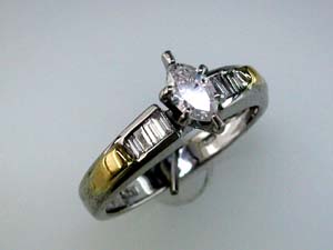 DIAMOND ENGAGEMENT RING