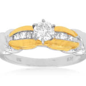 DIAMOND ENGAGEMENT RING
