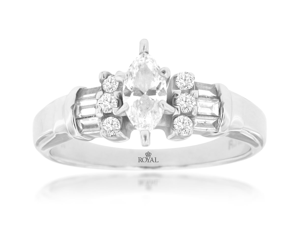 DIAMOND ENGAGEMENT RING
