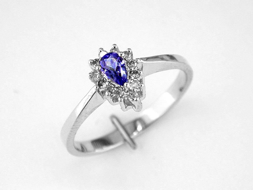 TANZANITE & DIAMOND RING