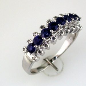 SAPPHIRE & DIAMOND RING