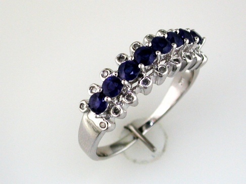 SAPPHIRE & DIAMOND RING