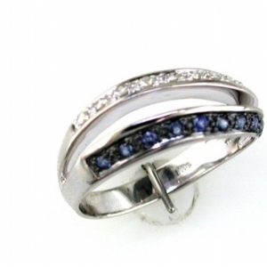 SAPPHIRE & DIAMOND RING