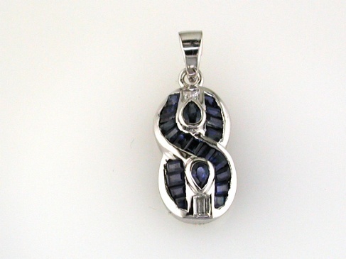 SAPPHIRE & DIAMOND PENDANT
