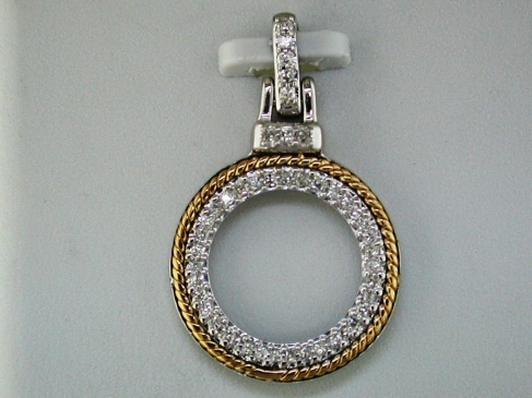 DIAMOND CIRCLE PENDANT
