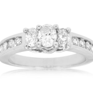 DIAMOND ENGAGEMENT RING