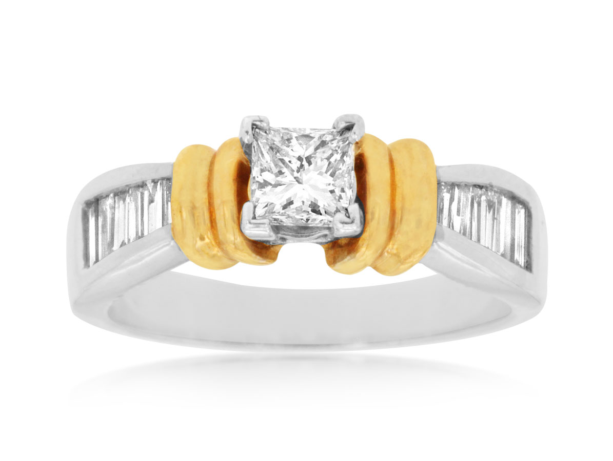 DIAMOND ENGAGEMENT RING