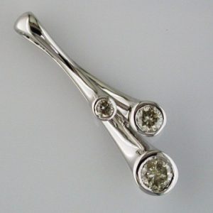 DIAMOND PENDANT