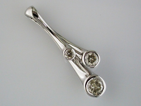 DIAMOND PENDANT