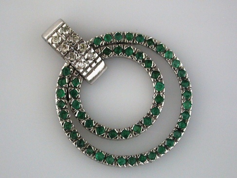 EMERALD & DIA CIRCLE PENDANT