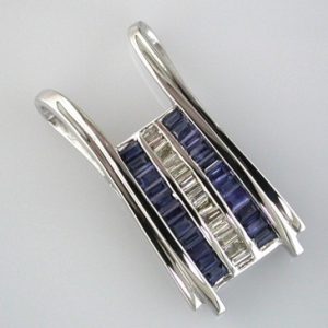 SAPPHIRE & DIAMOND PENDANT
