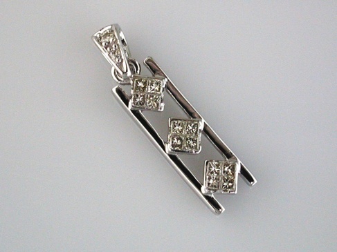 DIAMOND PENDANT