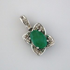 EMERALD & DIAMOND PENDANT