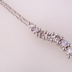 DIAMOND NECKLACE