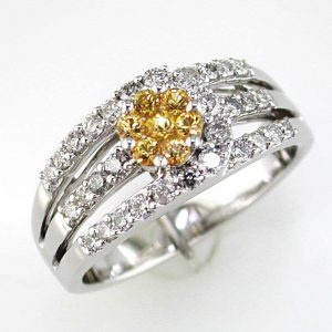 YELLOW SAPPHIRE & DIAMOND RING