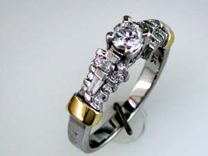 DIAMOND ENGAGEMENT RING