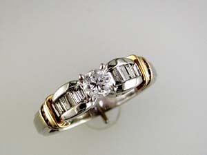 DIAMOND ENGAGEMENT RING
