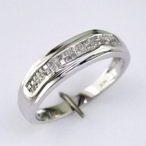 DIAMOND WEDDING BAND