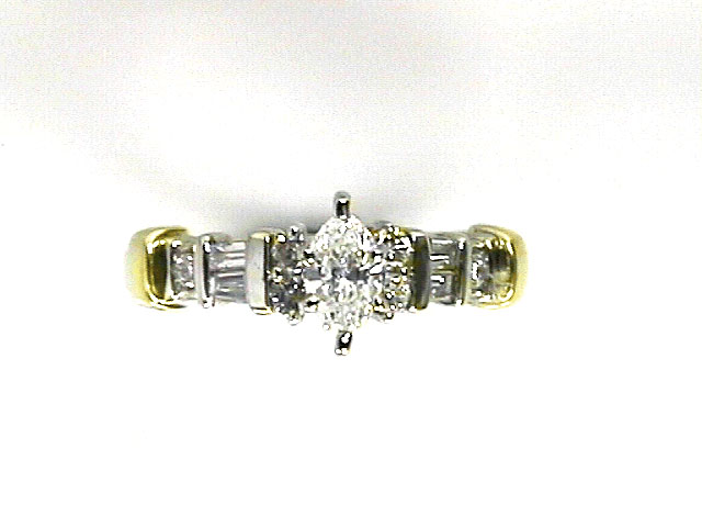 DIAMOND ENGAGEMENT RING
