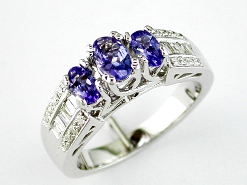 TANZANITE & DIAMOND RING