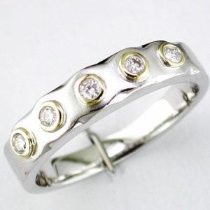 MEN’S DIAMOND BAND