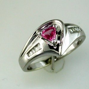 PINK SAPPHIRE & DIAMOND RING