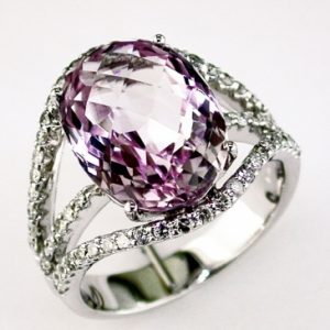 AMETHYST & DIAMOND RING