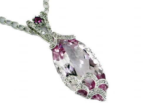 AMETHYST & DIAMOND PENDANT