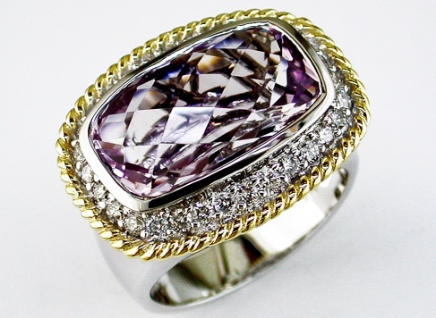AMETHYST & DIAMOND RING