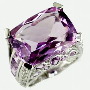 AMETHYST & DIAMOND RING