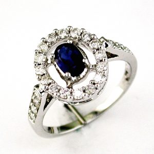 SAPPHIRE & DIAMOND RING