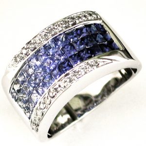 SAPPHIRE & DIAMOND RING