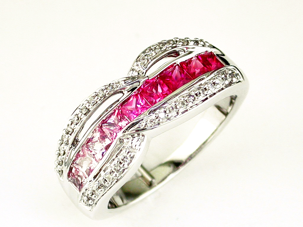 PINK SAPPHIRE & DIAMOND RING