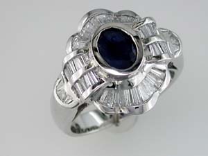 SAPPHIRE & DIAMOND RING