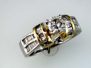 DIAMOND ENGAGEMENT RING