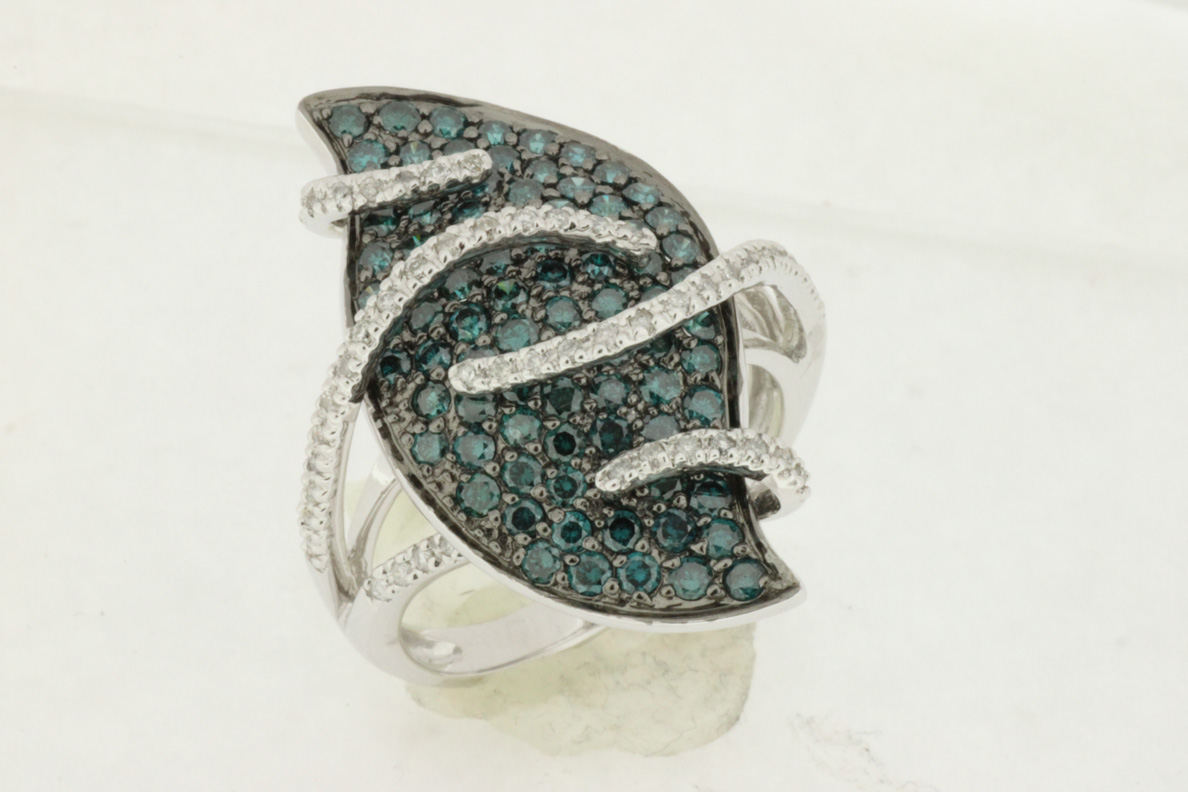 BLUE DIAMOND & DIAMOND RING