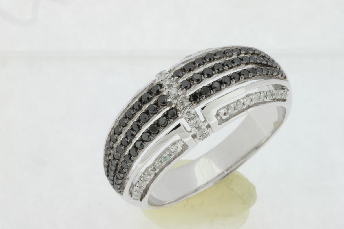 BLACK DIAMOND & DIAMOND RING