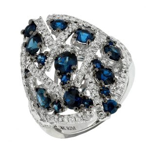 SAPPHIRE & DIAMOND RING