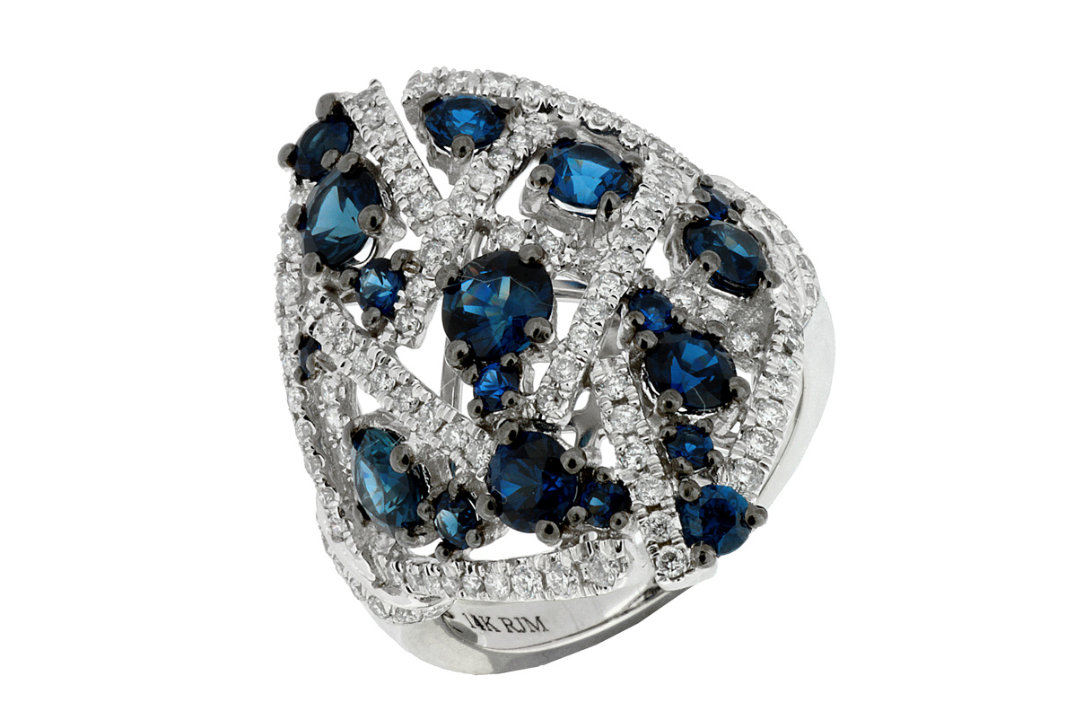 SAPPHIRE & DIAMOND RING