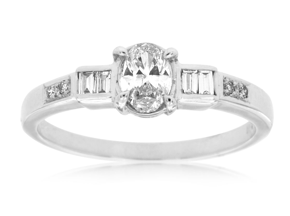 DIAMOND ENGAGEMENT RING