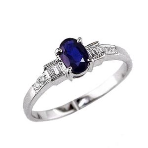 SAPPHIRE & DIAMOND RING