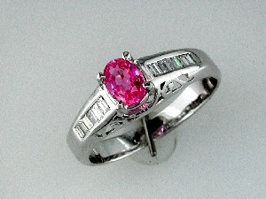 PINK SAPPHIRE & DIAMOND RING