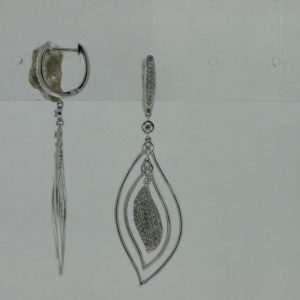DIAMOND EARRING